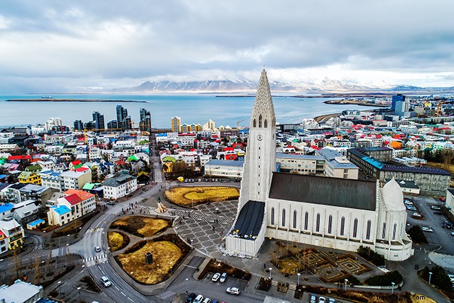 Jika Anda Tidak Berhenti di Islandia dalam Perjalanan Anda ke Eropa, Inilah Yang Anda Hilang 